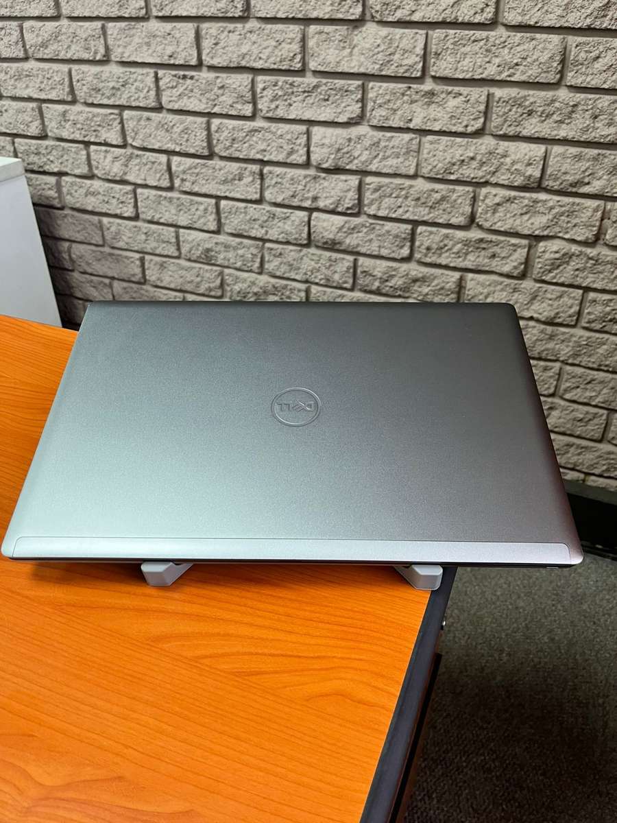 Dell Precision 7760 Core i7 vPro 11th Gen
