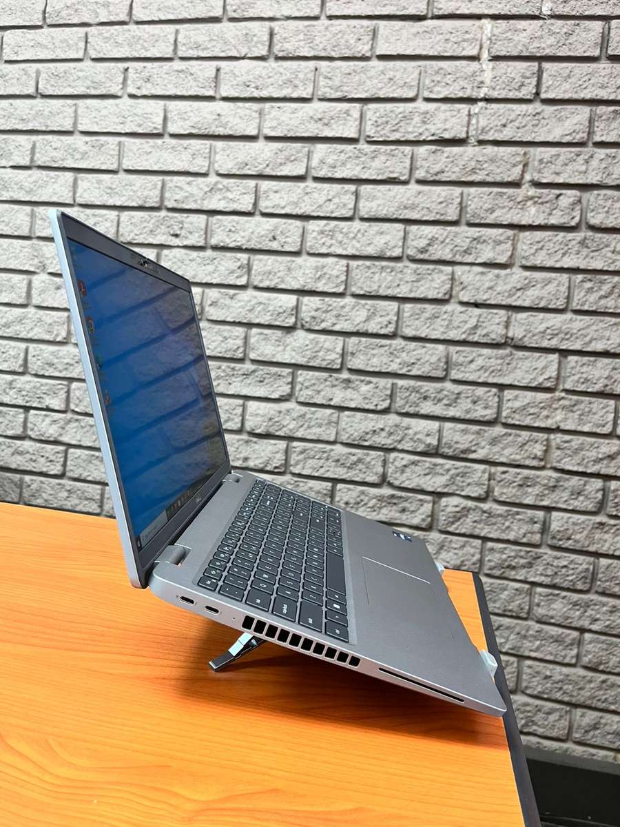 Dell Latitude 5540 Core i5 vPro 13th Gen