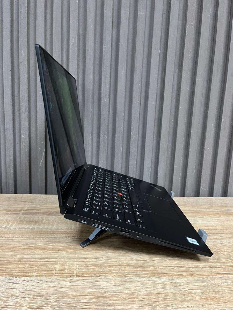 Lenovo ThinkPad Yoga x390 Core i5 vPro 8th Gen