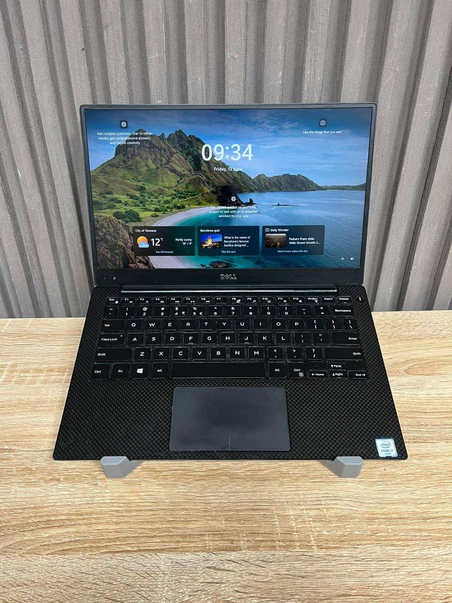 Dell XPS 13 9350 Core i7 6th Gen