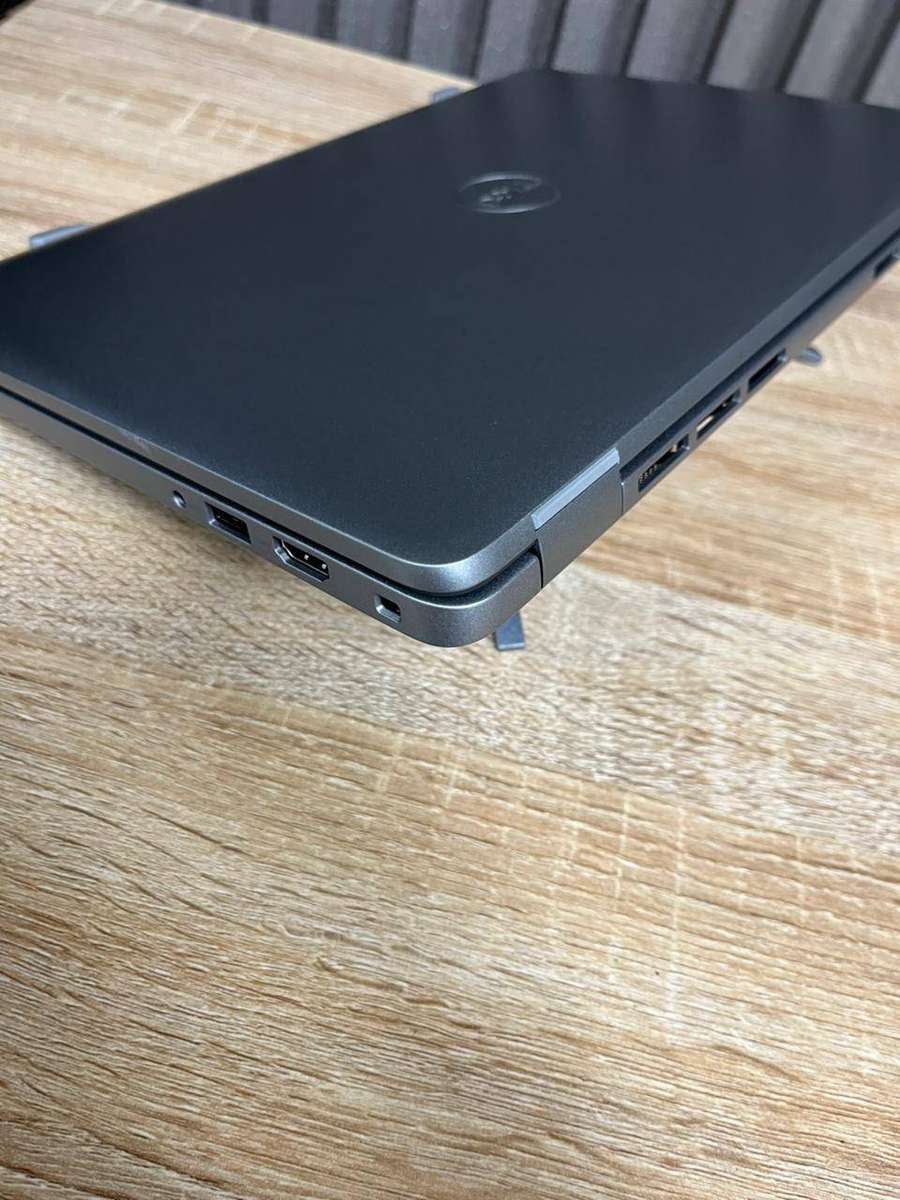 Dell Latitude 5450 Laptop with Intel Core Ultra 5 vPro 135U
