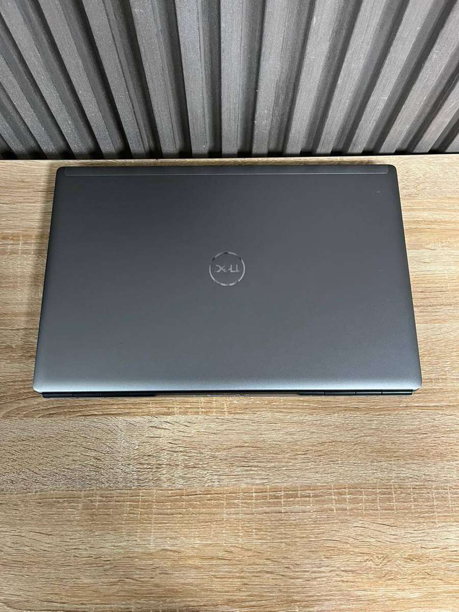 Dell Precision 7750 mobile workstation with Intel Core i7 10th Gen, 32GB RAM, 1TB SSD