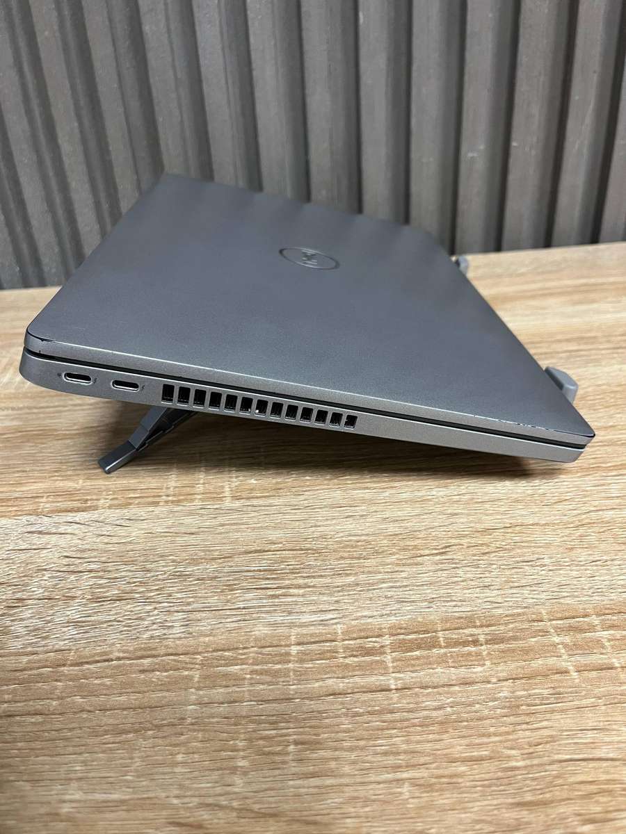 Dell Latitude 5430  Intel Core i7 12th Gen