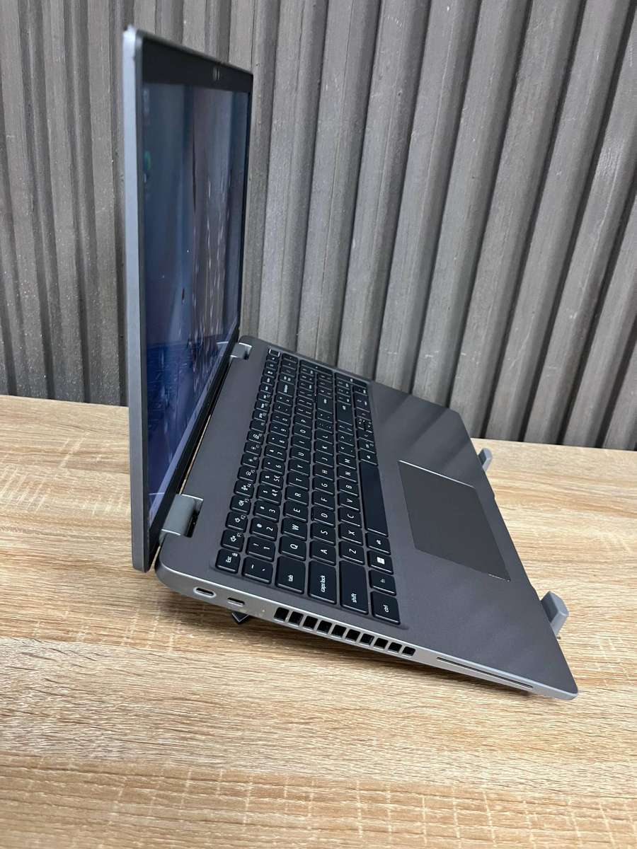 Dell Latitude 5540  Intel Core i7 vPro 13th Gen