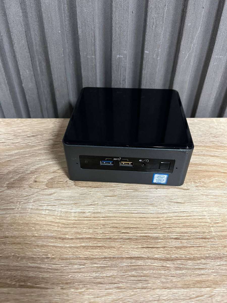 Intel Nuc NUC8BEH