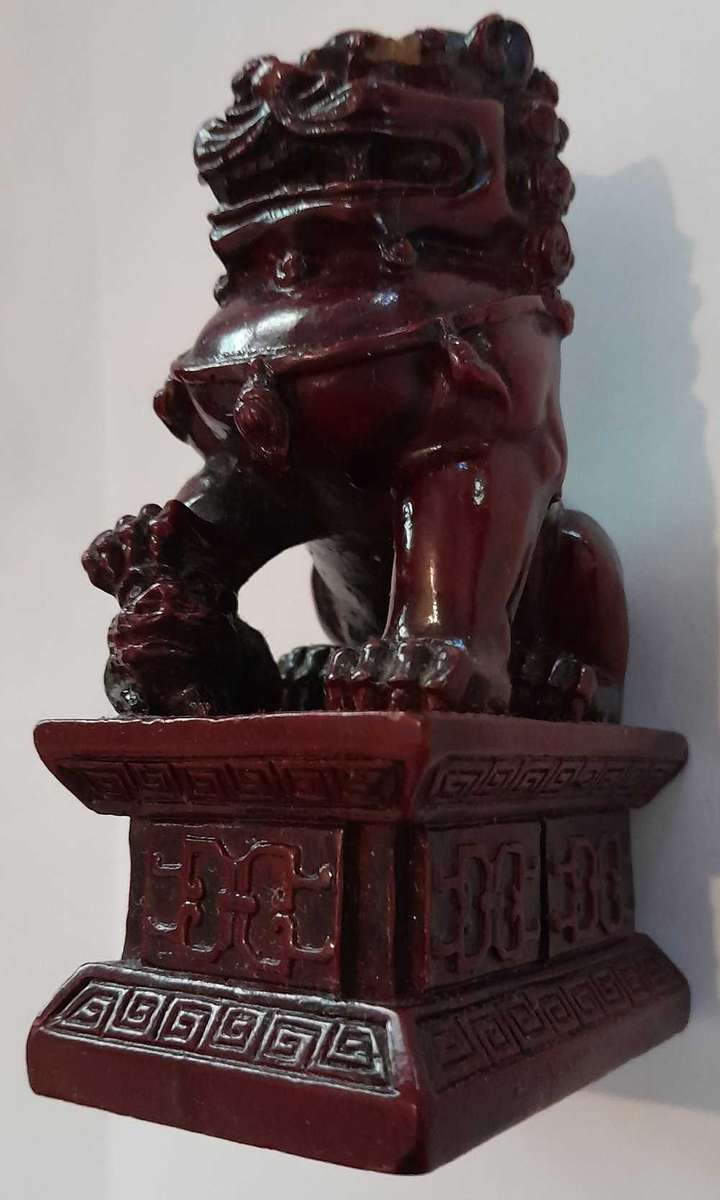 Chinese Foo dog figurine