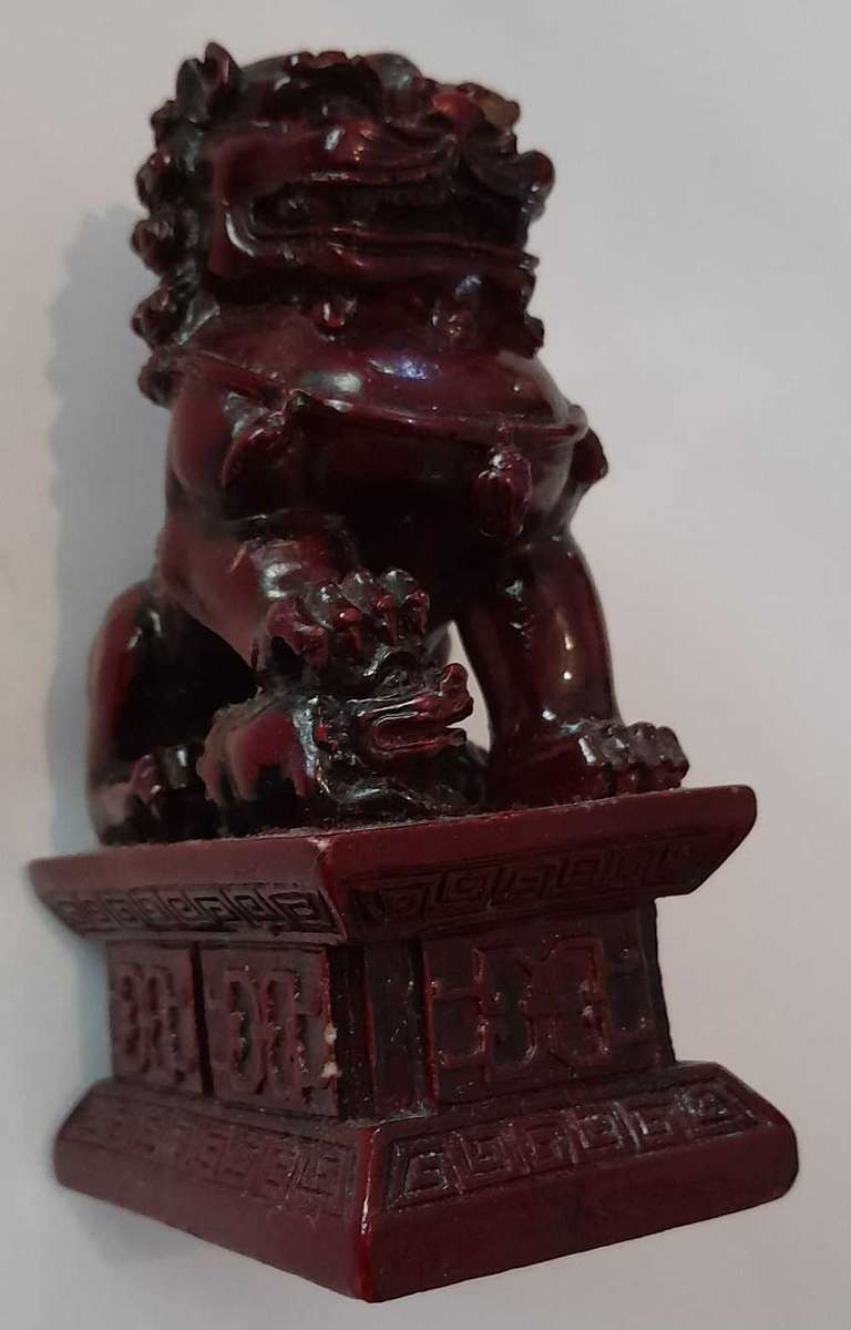 Chinese Foo dog figurine