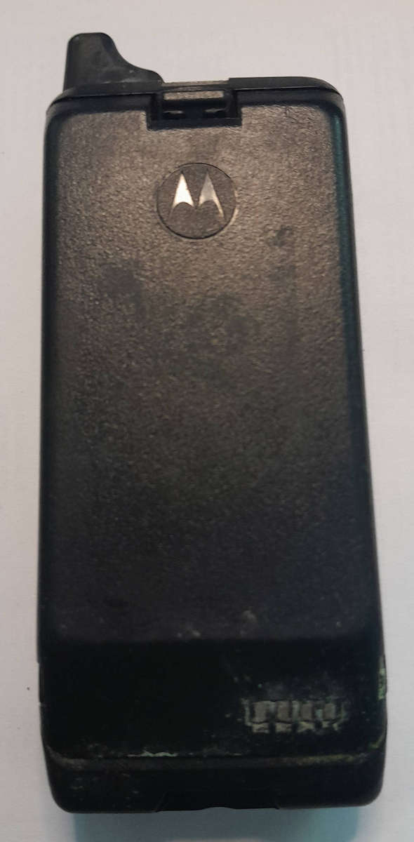 Motorola International 5200 cellphone