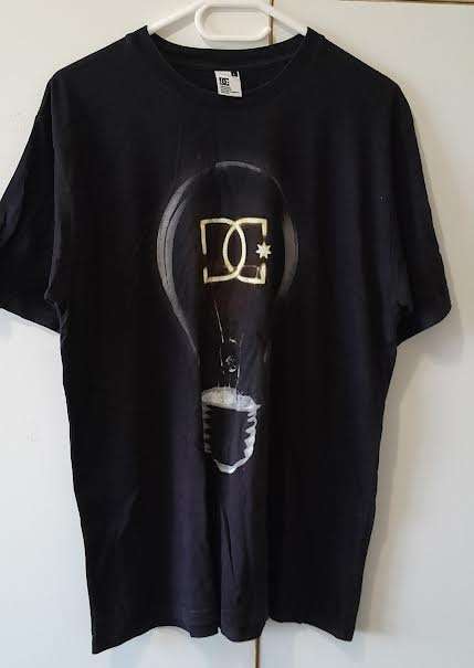 DC Mens T-Shirt Size Large