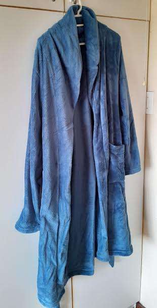 Dressing Gown-Mens Size Medium