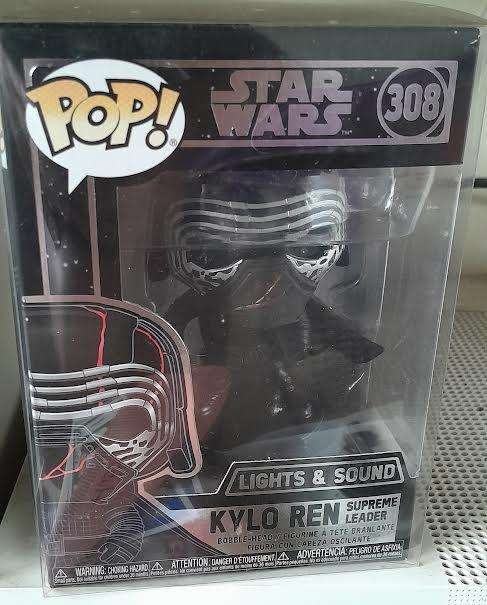 Kylo Ren Funko Pop! Lights & Sounds and free Pop Protector