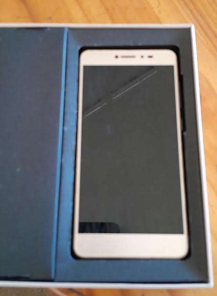 Mobicel R3 Cellphone