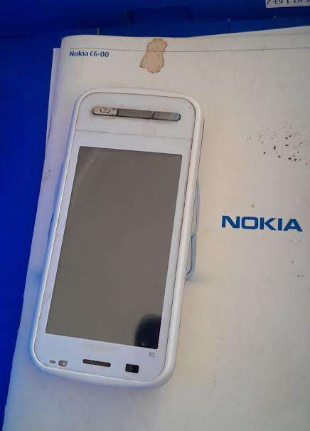 Nokia C6 Cellphone