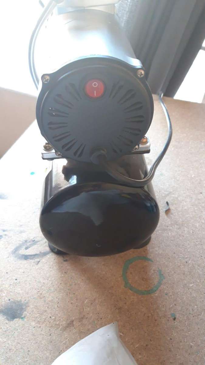 Airbrush Compressor  1 Cylinder on 3lt Tank