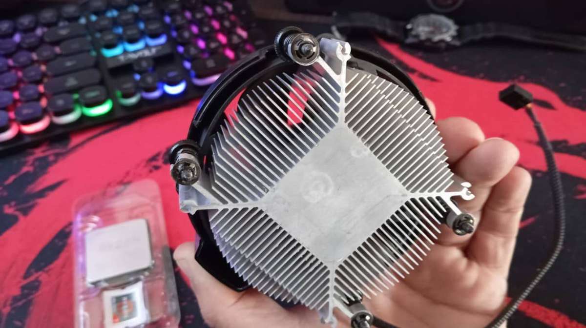 AMD Ryzen 5 1600 (6 Cores/12 Threads)