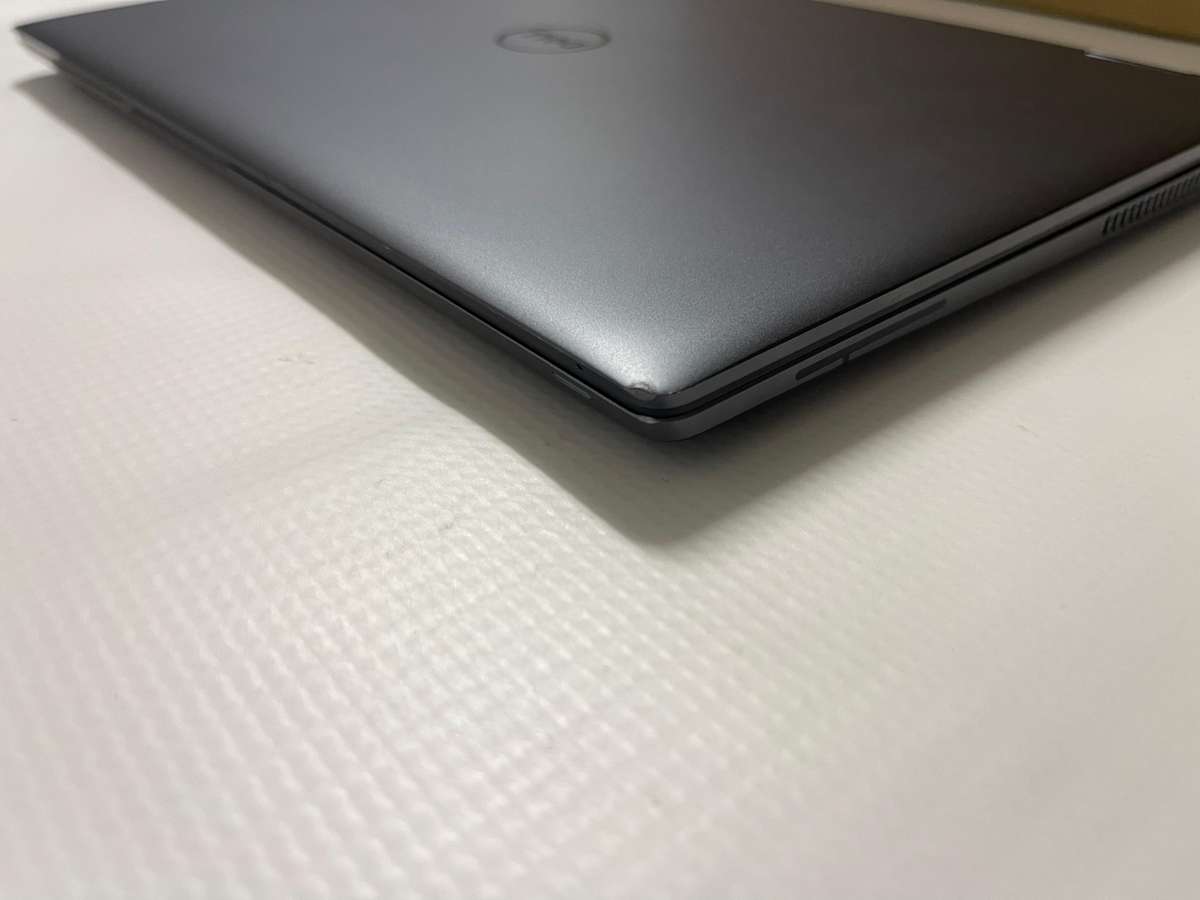 Dell Latitude 9430 | 14" QHD+ | 2 IN 1 TOUCHSCREEN | Core i7-1265U | 32GB RAM 1TB SSD | LTE