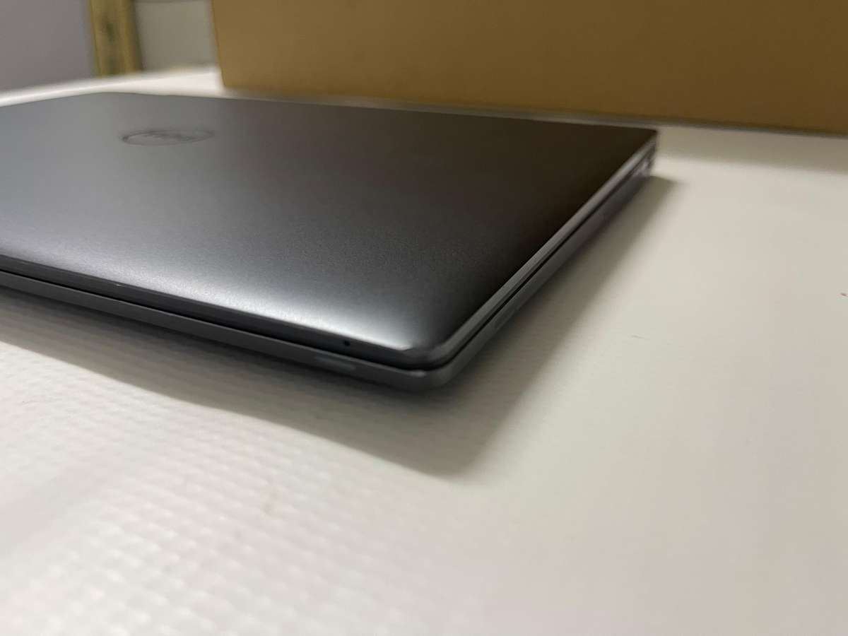 Dell Latitude 9430 | 14" QHD+ | 2 IN 1 TOUCHSCREEN | Core i7-1265U | 32GB RAM 1TB SSD | LTE