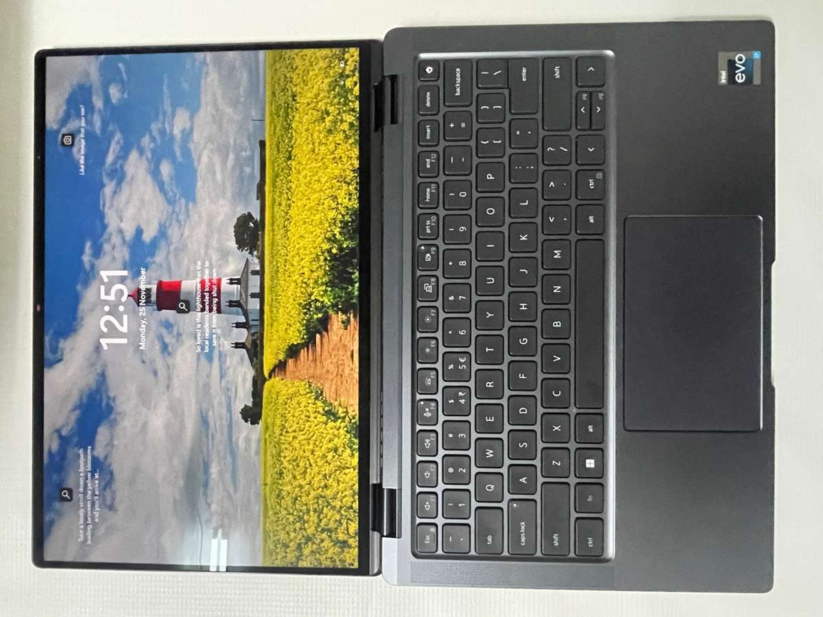 Dell Latitude 9430 | 14" QHD+ | 2 IN 1 TOUCHSCREEN | Core i7-1265U | 32GB RAM 1TB SSD | LTE