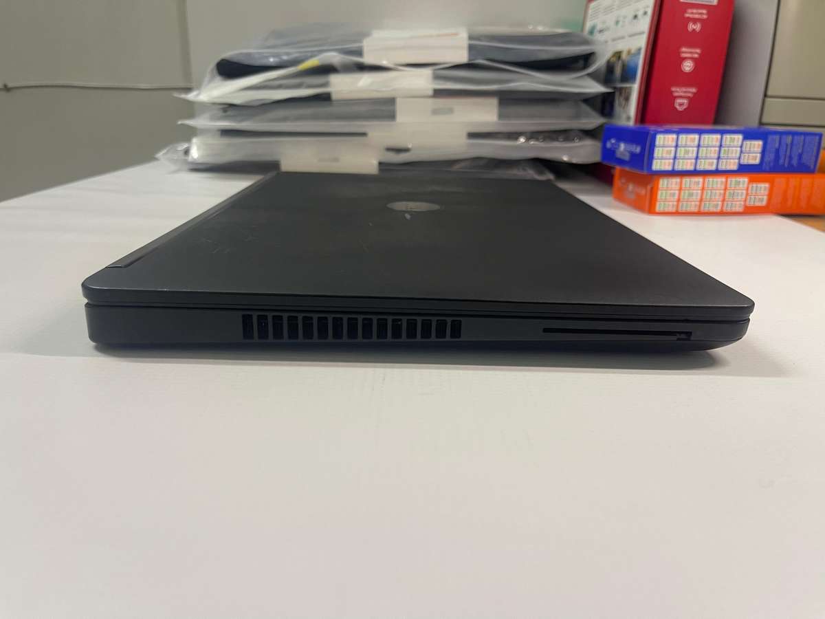 Dell Latitude 5580 | Intel Core i5 - 6200U @2.30 | 15"6 HD Display | 8GB RAM | 256GB SSD