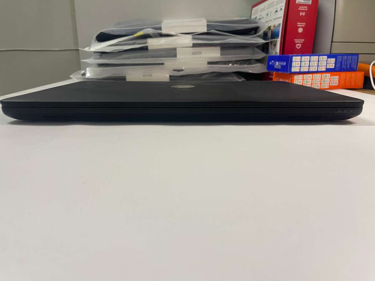 Dell Latitude 5580 | Intel Core i5 - 6200U @2.30 | 15"6 HD Display | 8GB RAM | 256GB SSD