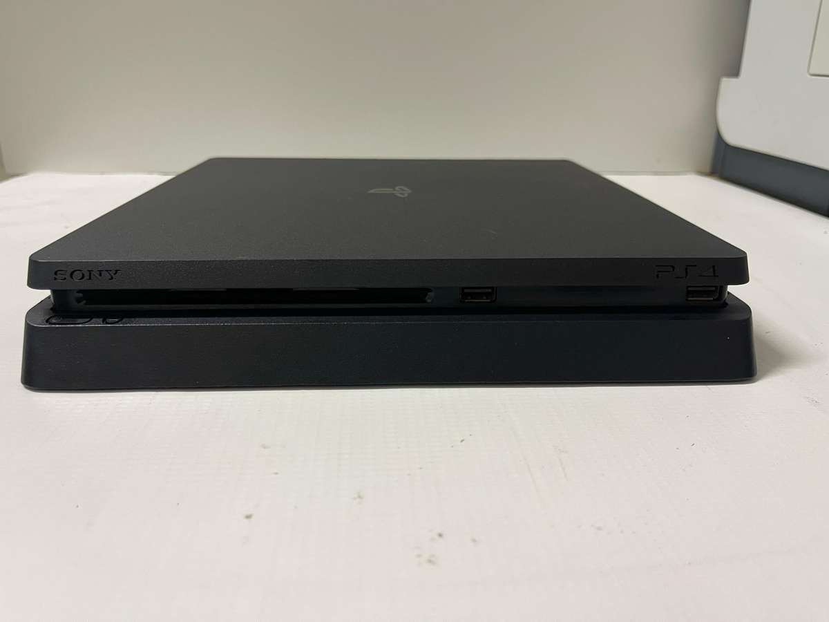 PlayStation 4 Slim 500GB Console