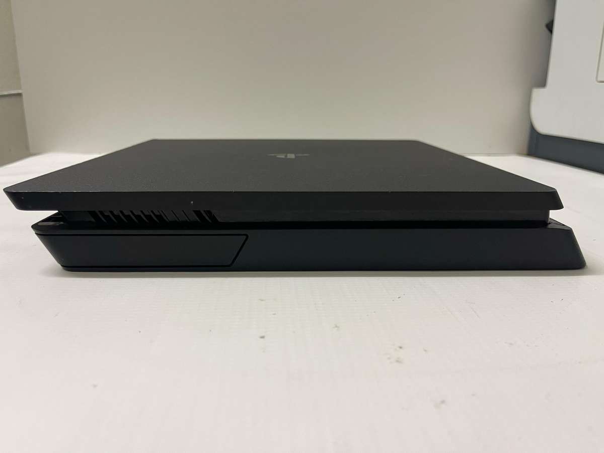 PlayStation 4 Slim 500GB Console