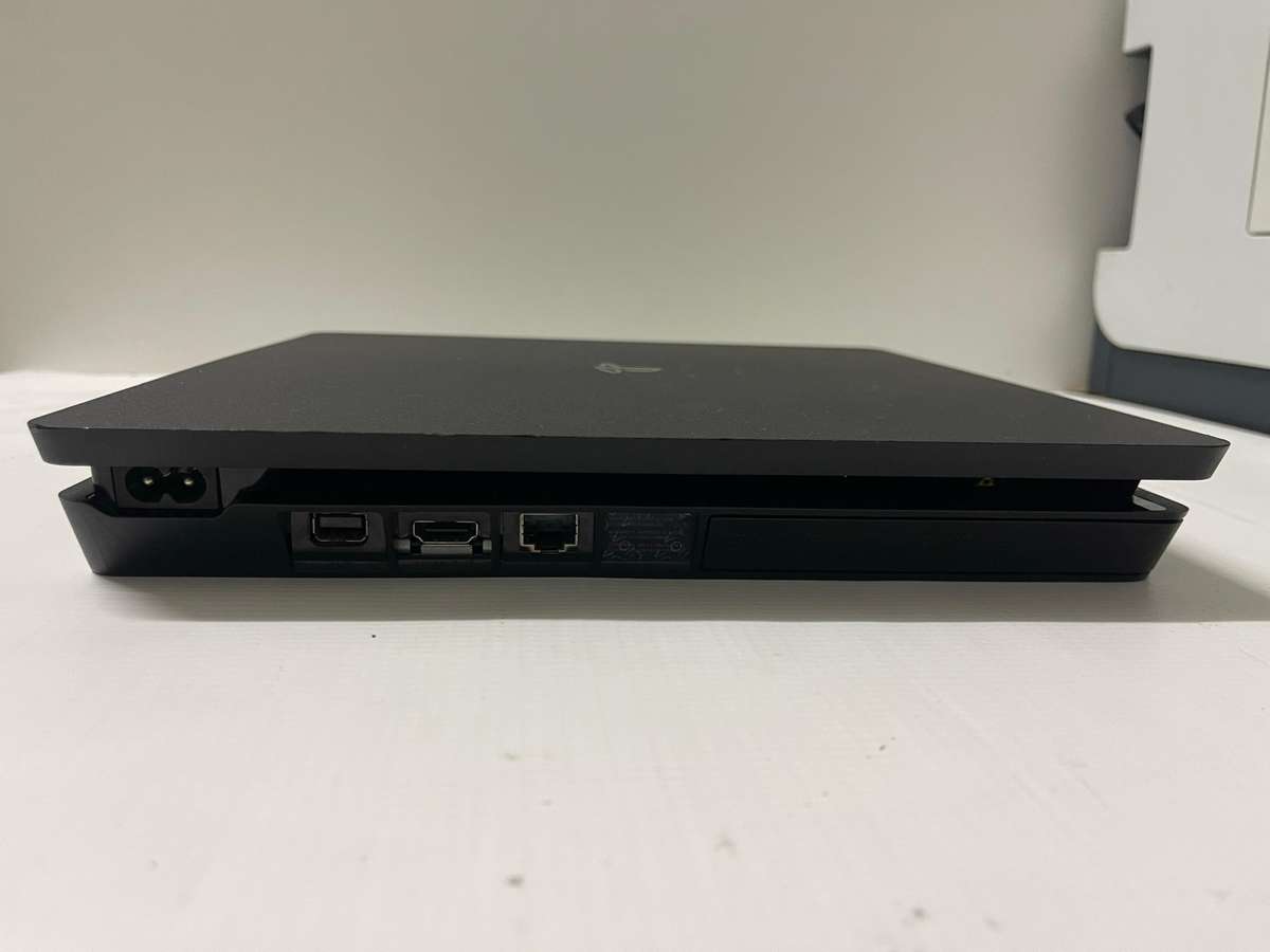 PlayStation 4 Slim 500GB Console