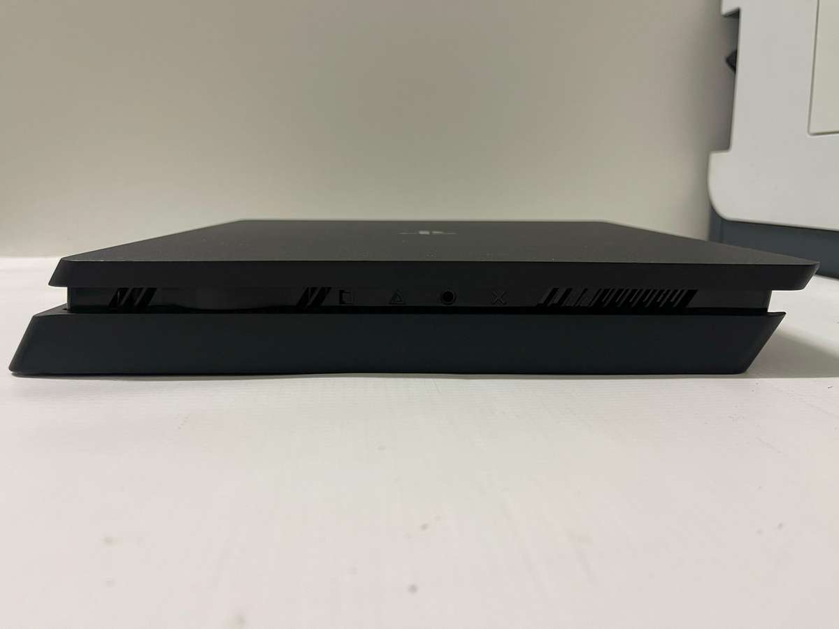 PlayStation 4 Slim 500GB Console