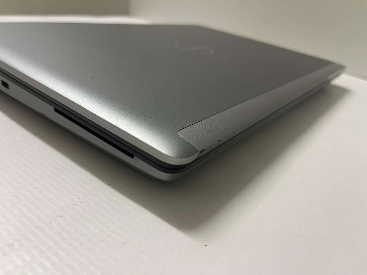 Dell Precision 15 7560 i7 11850H / 32GB/ 1TB SSD / 15.6 FHD Display / 4GB NVIDIA Dedicated Graphics