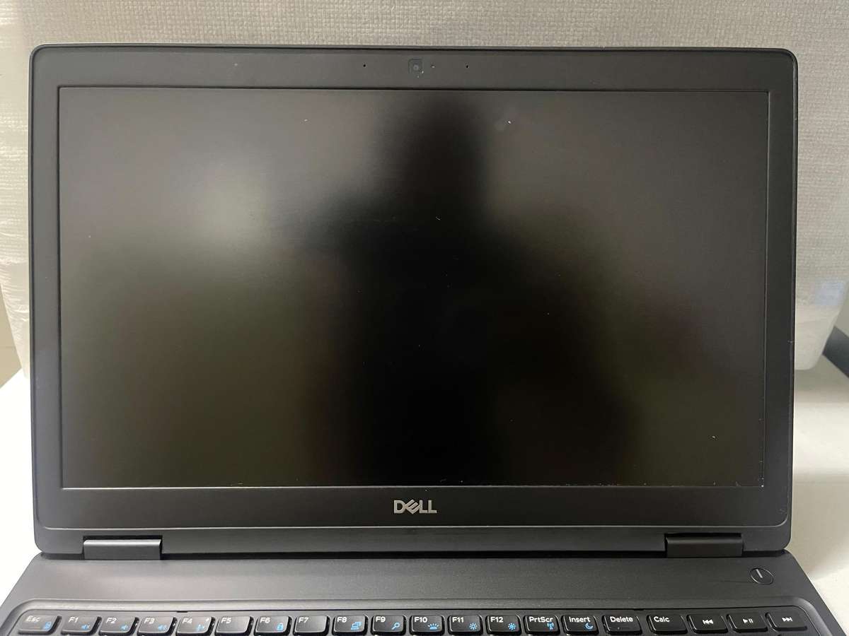 Dell Latitude 5590 - 15.6" FHD - Intel Core i5 8250U 8th Gen Quad Core - 16GB RAM - 256GB NVMe SSD