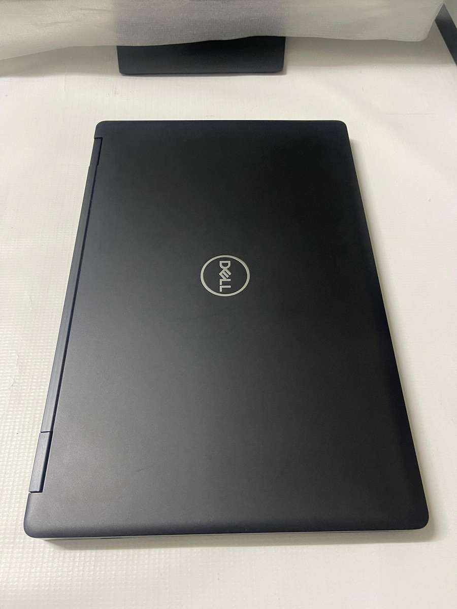 Dell Latitude 5590 - 15.6" FHD - Intel Core i5 8250U 8th Gen Quad Core - 16GB RAM - 256GB NVMe SSD