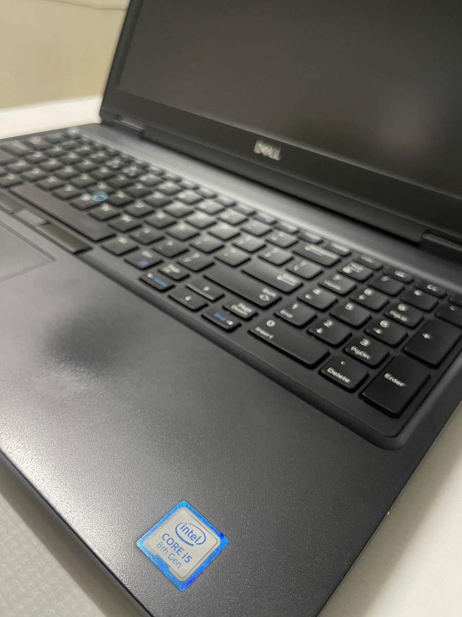 Dell Latitude 5590 - 15.6" FHD - Intel Core i5 8250U 8th Gen Quad Core - 16GB RAM - 256GB NVMe SSD