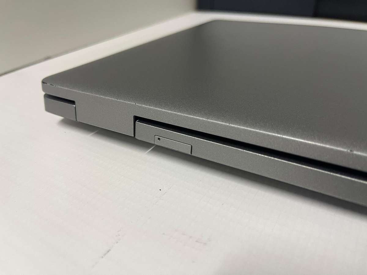 Dell Latitude 5520 15.6-inch Core i5-1145G7 (11th Gen) 16GB RAM 512GB SSD Win 11 Pro Laptop