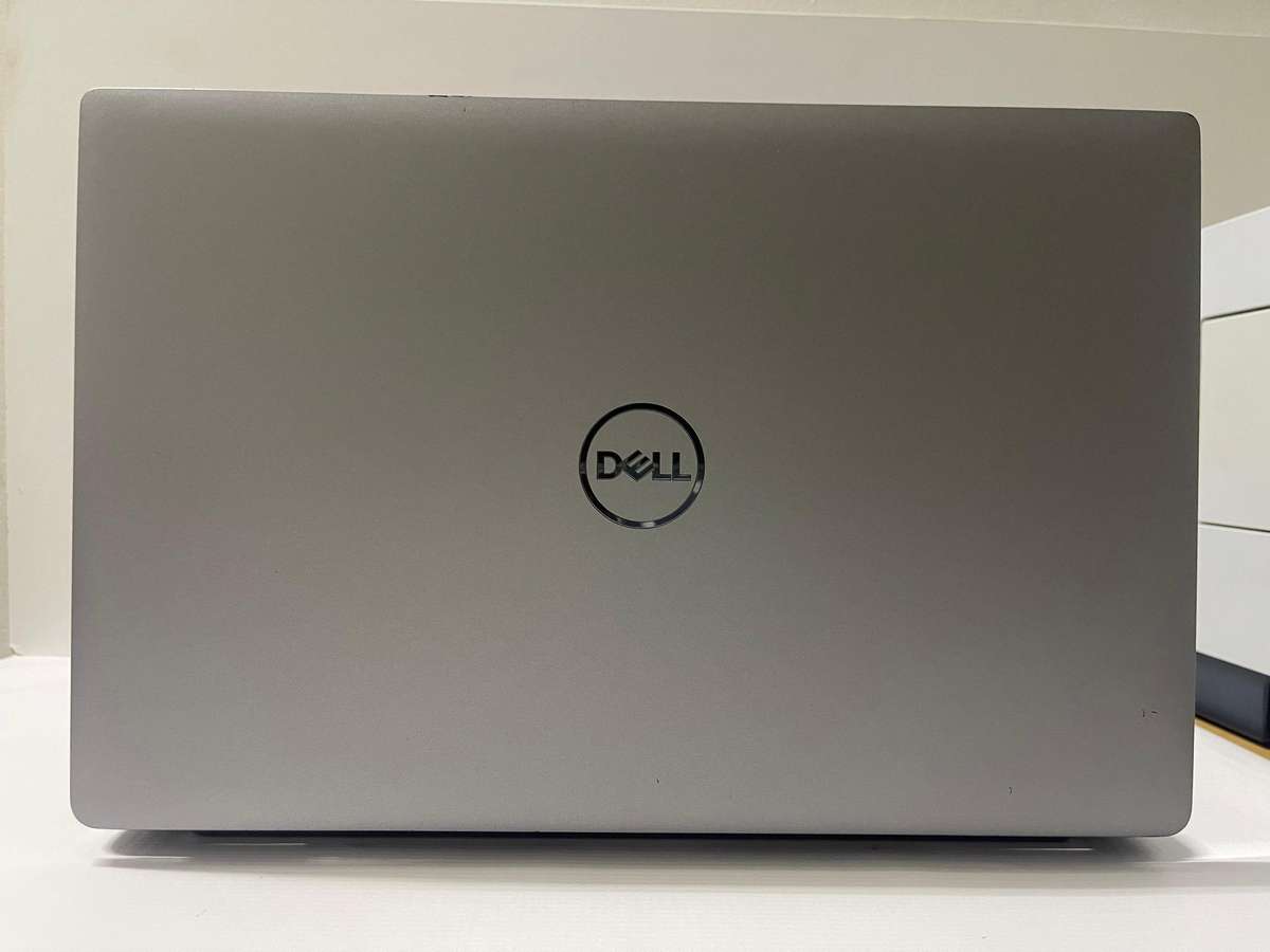 Dell Latitude 5520 15.6-inch Core i5-1145G7 (11th Gen) 16GB RAM 512GB SSD Win 11 Pro Laptop