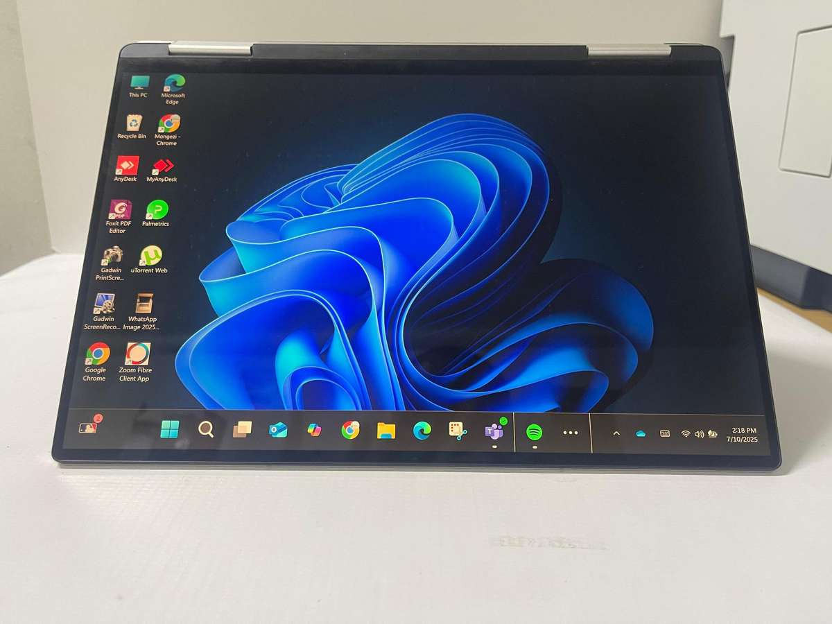 Dell XPS 13 9310 13.4-inch Touchscr 2-in-1 x360 Convertible Laptop Core i7-1165G7 16GB RAM 512GB SSD