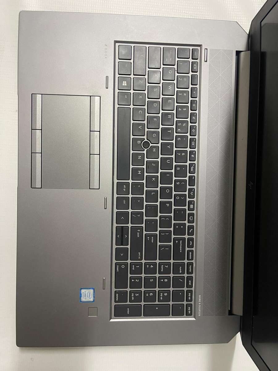 HP ZBook 17 G5 Mobile Workstation Core i7-8750H 17.3" FHD 32GB RAM 1TB SSD Quadro T1000 4GB DDR5 GPU