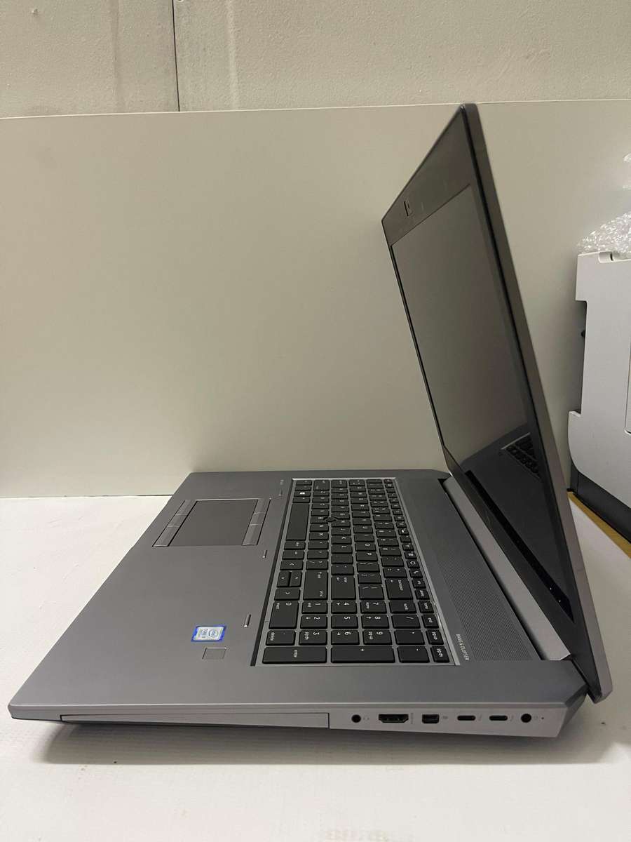 HP ZBook 17 G5 Mobile Workstation Core i7-8750H 17.3" FHD 32GB RAM 1TB SSD Quadro T1000 4GB DDR5 GPU