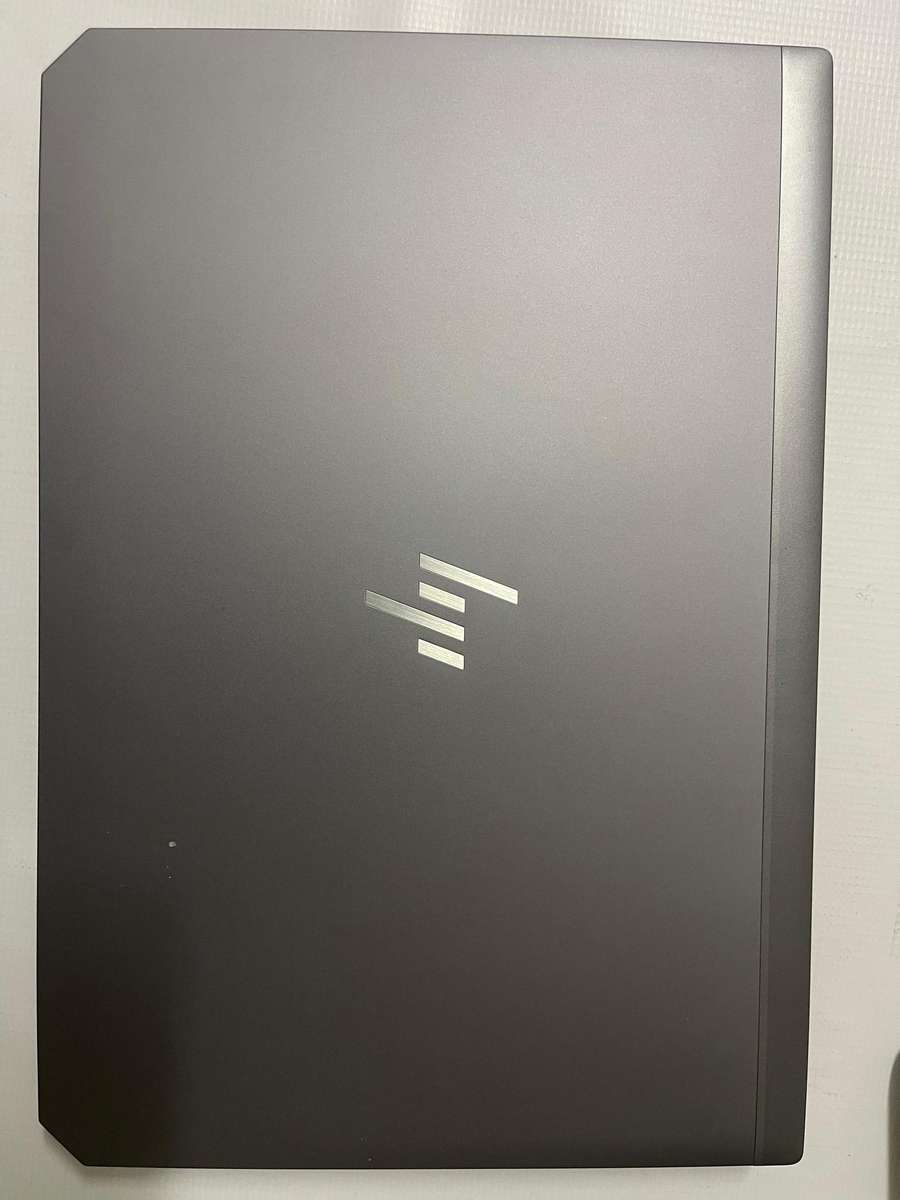 HP ZBook 17 G5 Mobile Workstation Core i7-8750H 17.3" FHD 32GB RAM 1TB SSD Quadro T1000 4GB DDR5 GPU