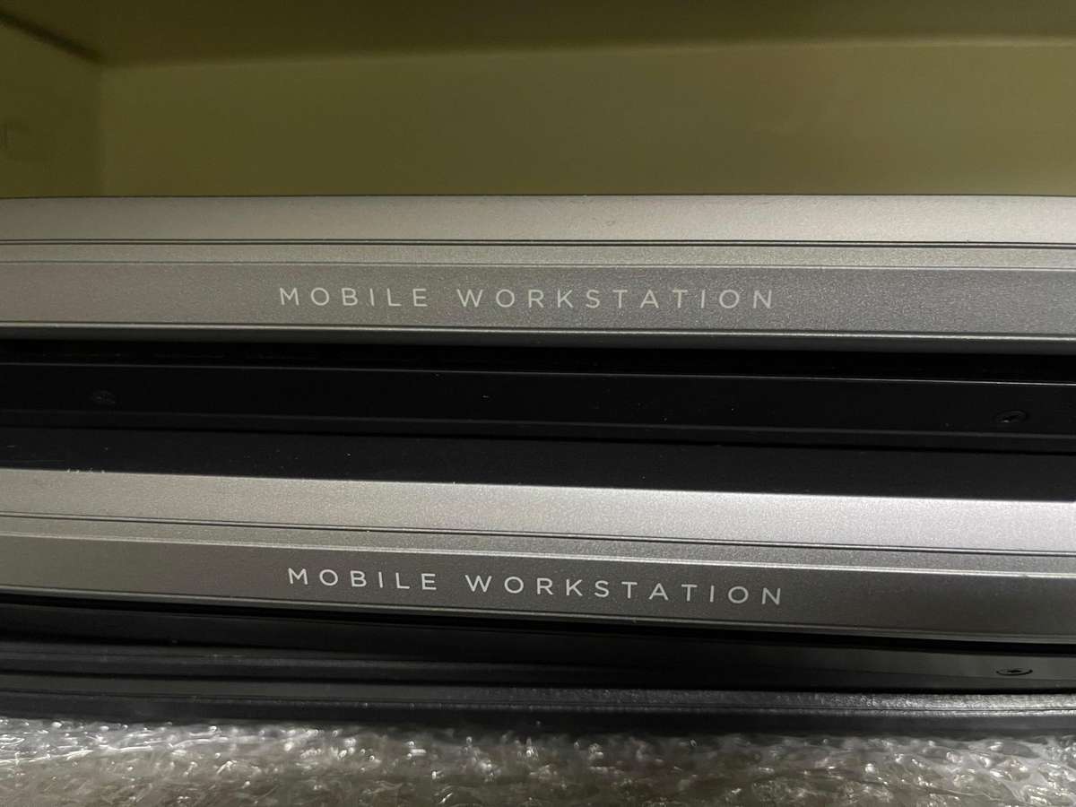 HP ZBook 17 G5 Mobile Workstation Core i7-8750H 17.3" FHD 32GB RAM 1TB SSD Quadro T1000 4GB DDR5 GPU