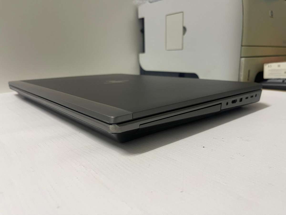 HP ZBook 17 G6 Mobile Workstation  Core i7-9750H 17.3 FHD 32GB RAM 1TB SSD Quadro T1000 4GB DDR5 GPU