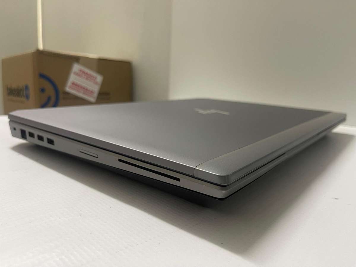 HP ZBook 17 G6 Mobile Workstation  Core i7-9750H 17.3 FHD 32GB RAM 1TB SSD Quadro T1000 4GB DDR5 GPU