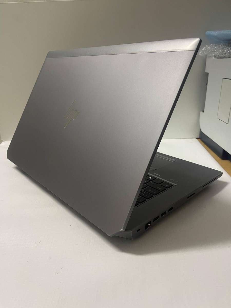 HP ZBook 17 G5 Mobile Workstation Core i7-8750H 17.3" FHD 32GB RAM 1TB SSD Quadro P1000 4GB DDR5 GPU