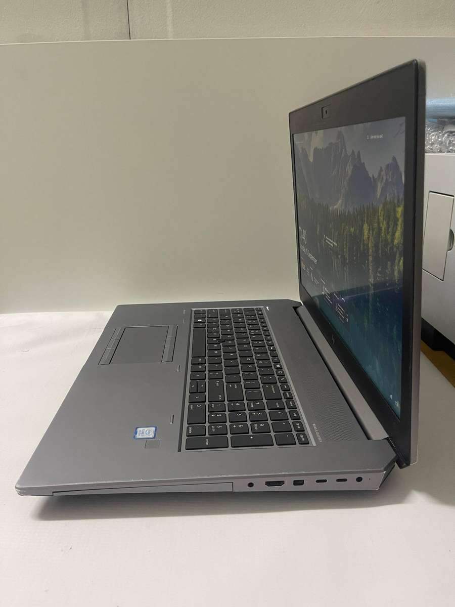 HP ZBook 17 G5 Mobile Workstation Core i7-8750H 17.3" FHD 32GB RAM 1TB SSD Quadro P1000 4GB DDR5 GPU
