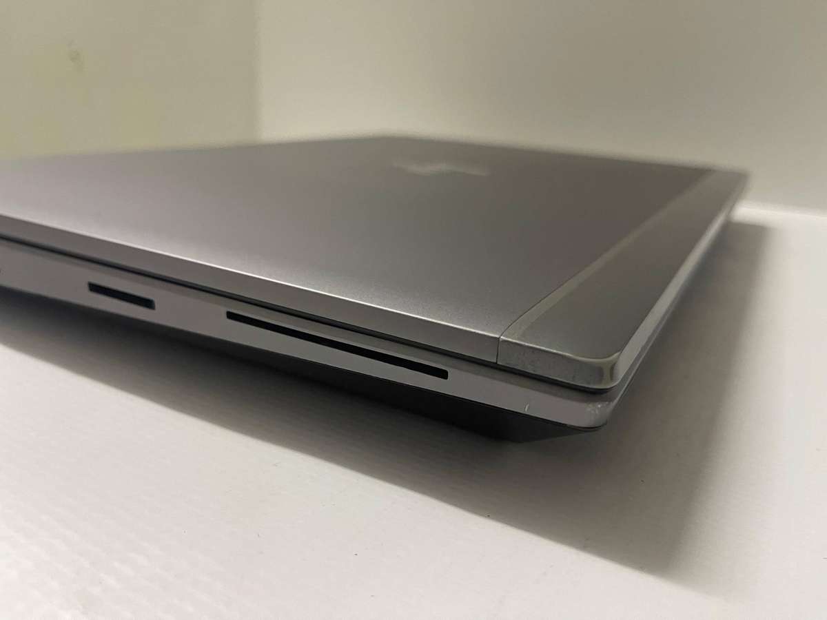 HP ZBook 17 G5 Mobile Workstation Core i7-8750H 17.3" FHD 32GB RAM 1TB SSD Quadro P1000 4GB DDR5 GPU