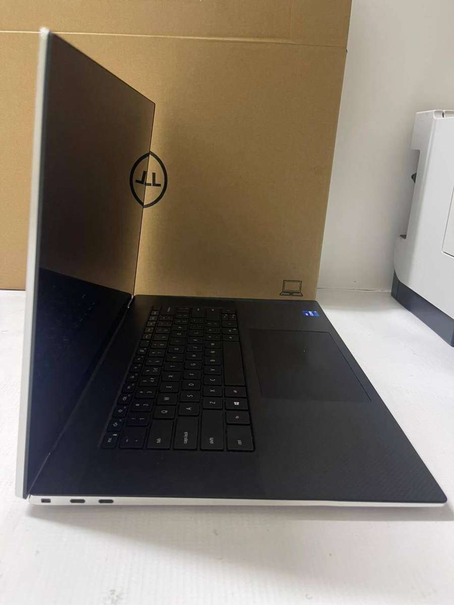 Dell XPS 17 9710 11th Gen Intel Core i7 32GB RAM 1TB SSD NVIDIA RTX 3050 4GB 17.3 FHD+ TOUCH LAPTOP