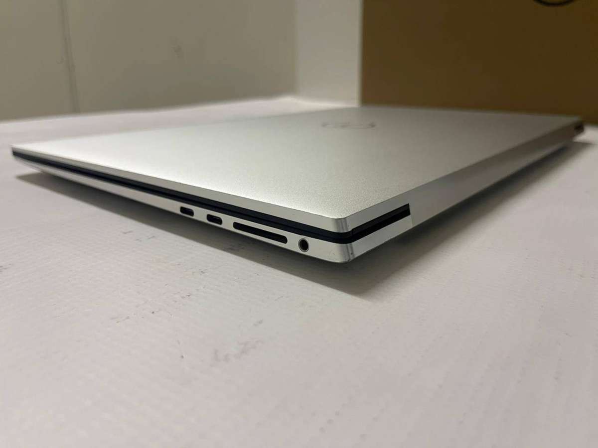 Dell XPS 17 9710 11th Gen Intel Core i7 32GB RAM 1TB SSD NVIDIA RTX 3050 4GB 17.3 FHD+ TOUCH LAPTOP