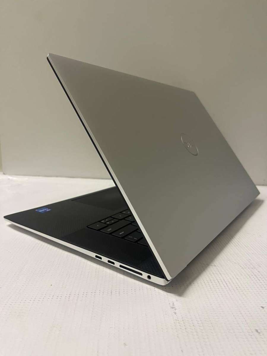 Dell XPS 17 9710 11th Gen Intel Core i7 32GB RAM 1TB SSD NVIDIA RTX 3050 4GB 17.3 FHD+ TOUCH LAPTOP