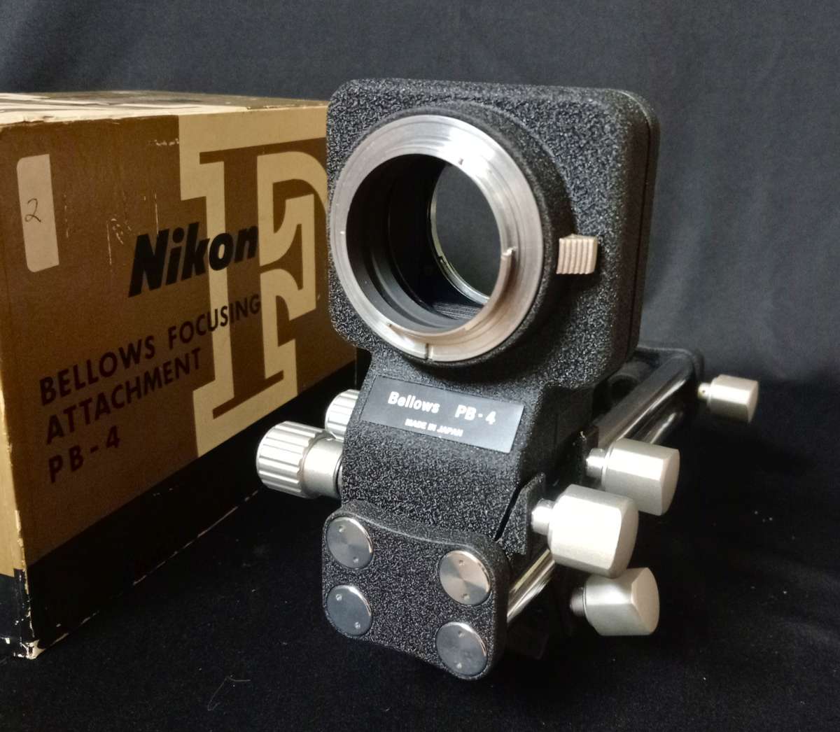 Nikon PB - 4 Bellows Focusing Attachment