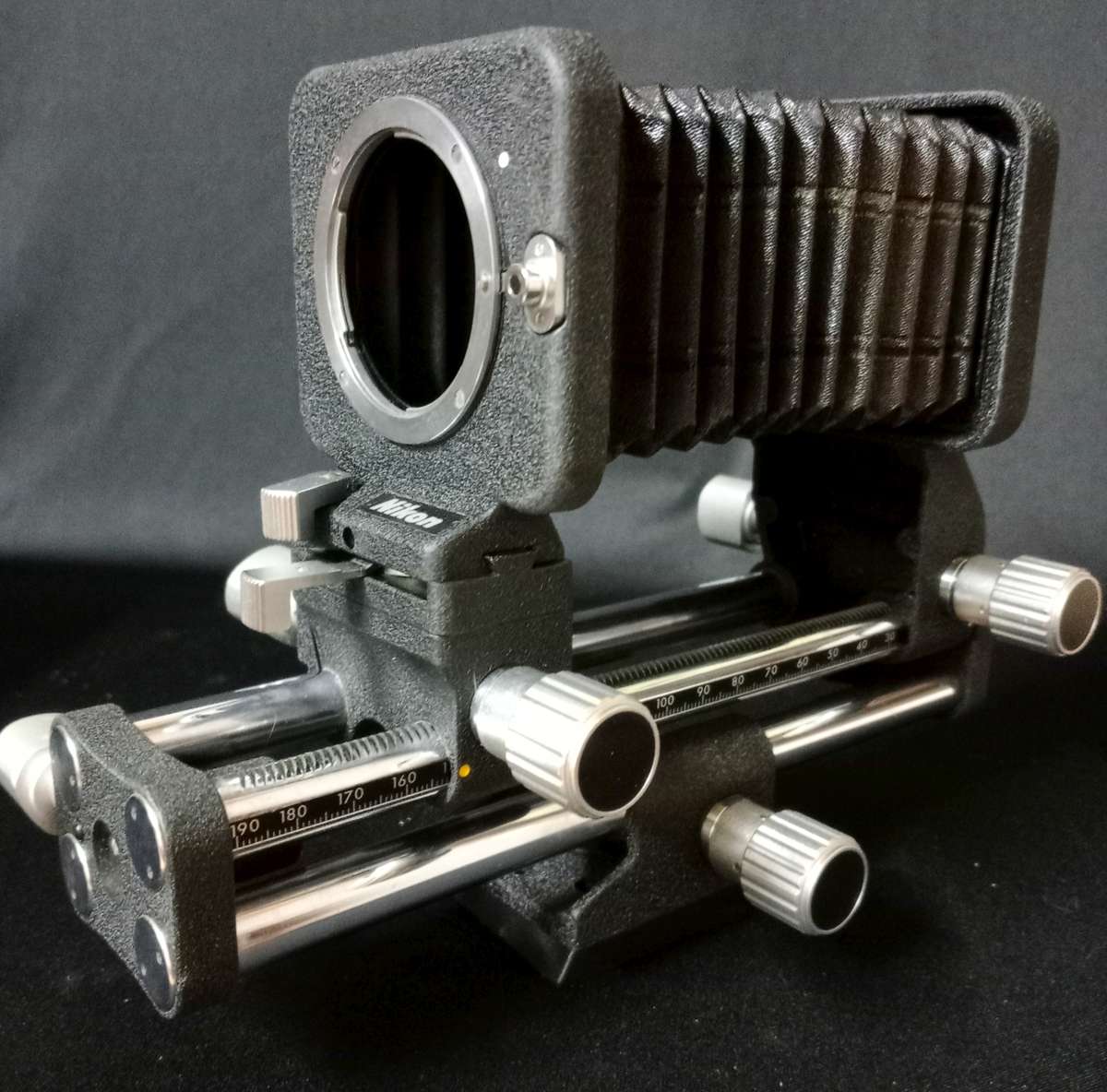 Nikon PB - 4 Bellows Focusing Attachment