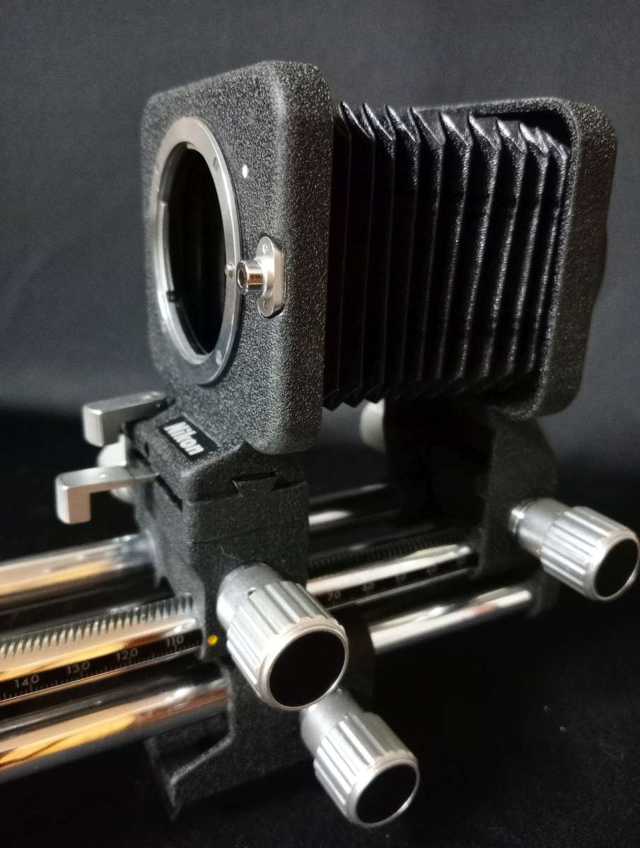 Nikon PB - 4 Bellows Focusing Attachment